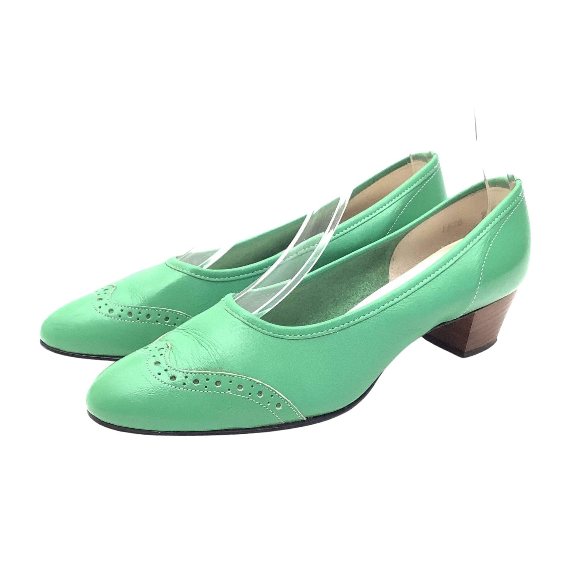 Apple Green Low Heel Pumps 7.5 / Green / Vintage 1960s