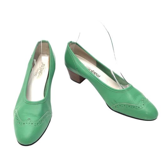 Apple Green Low Heel Pumps 7.5 / Green / Vintage 1960s