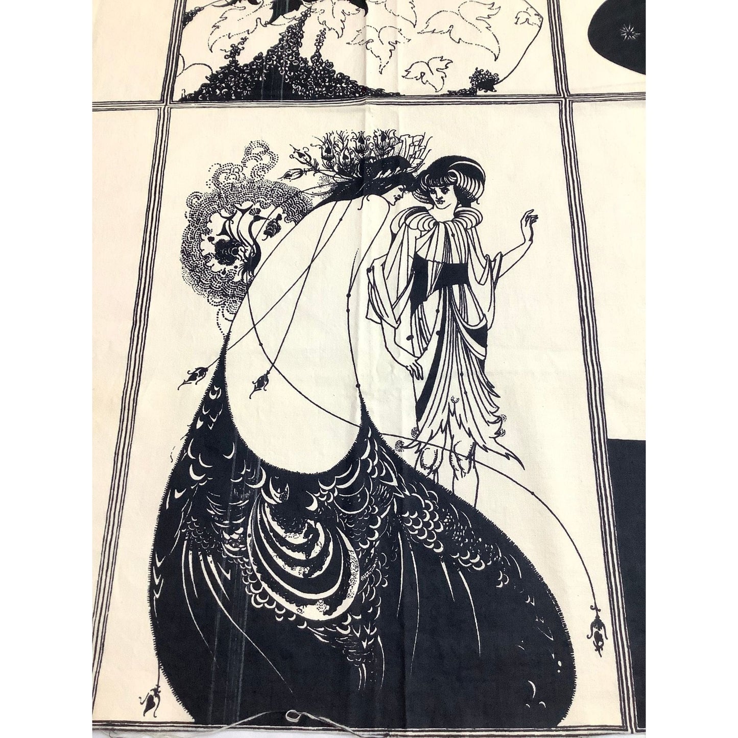 Aubrey Beardsley Art Cotton / B&W / Vintage 1980s