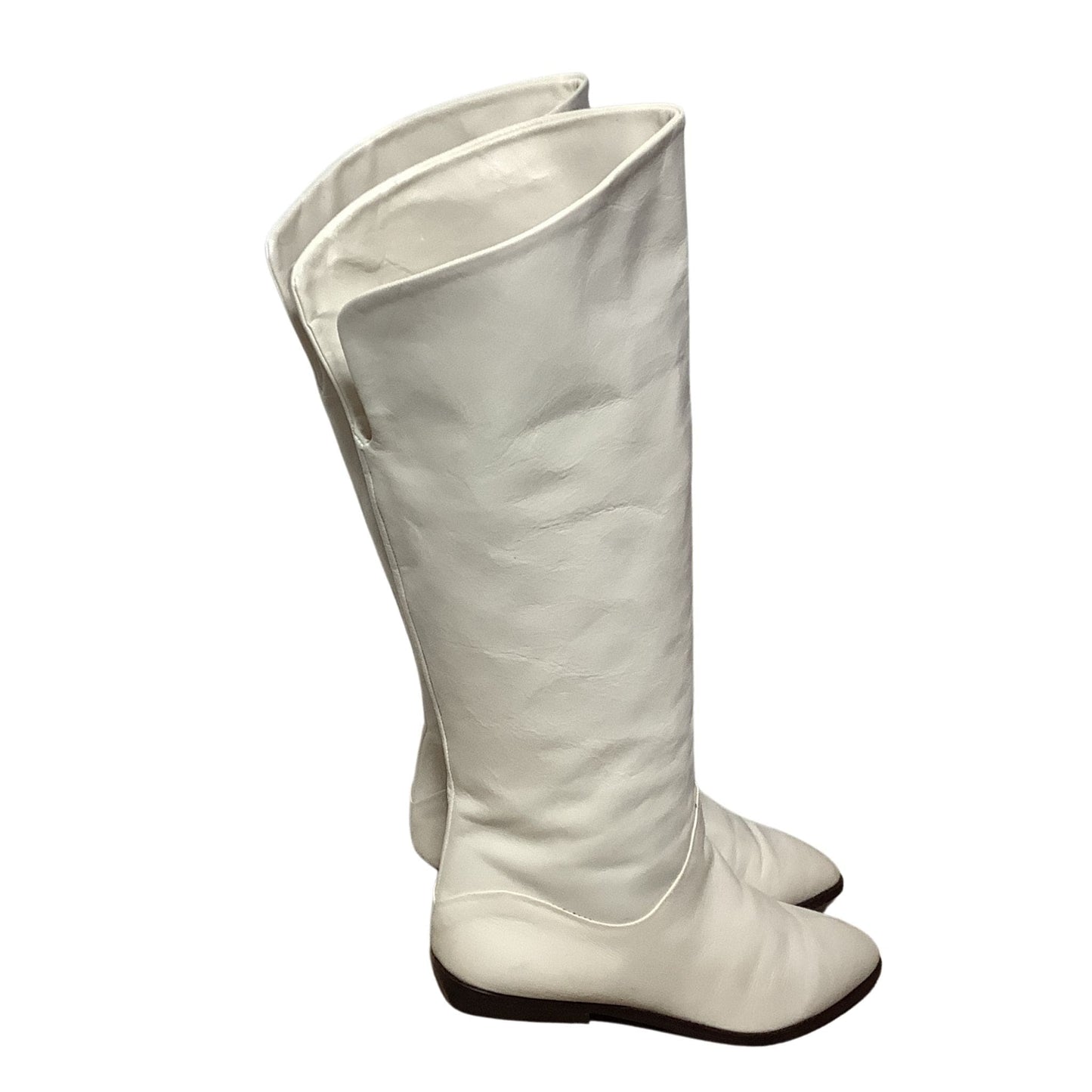 Bandolino Flat Boots 6 / White / Slouch