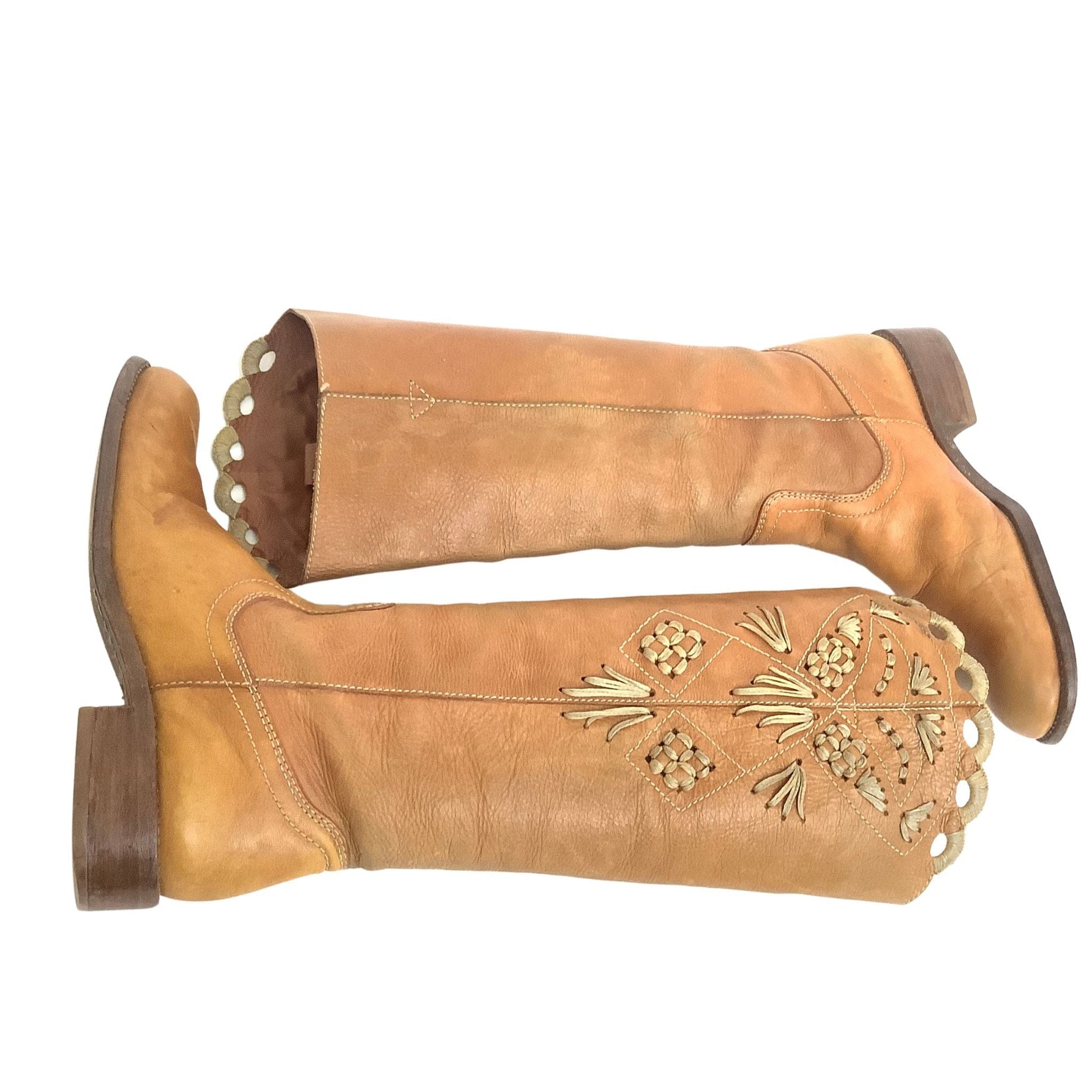 BCBG Embroidered Boots 7.5 / Tan / Y2K - Now