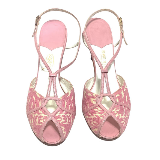 Bonwit Teller Pink Heels 7.5 / Multi / Vintage 1960s