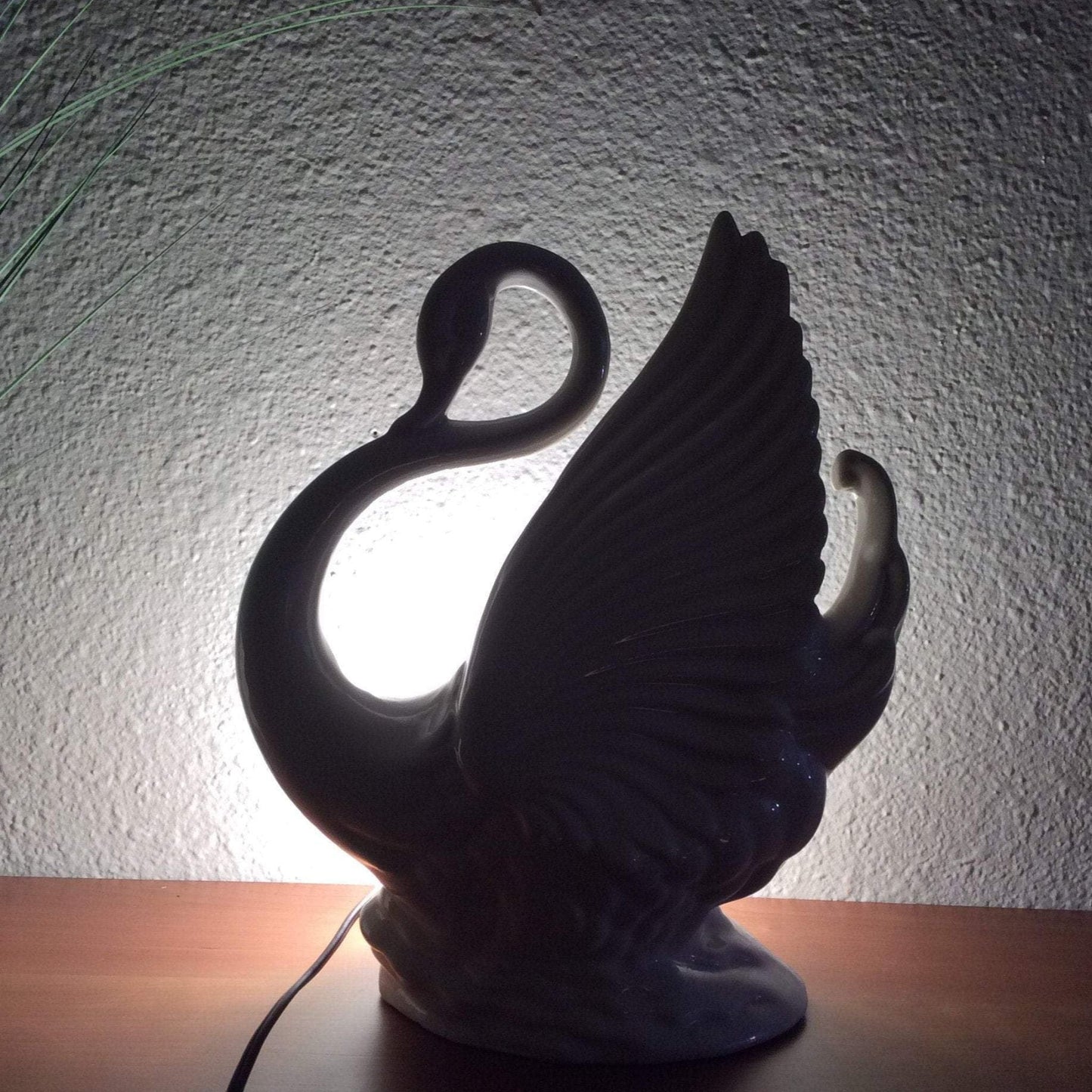 Ceramic Swan TV Lamp White / Ceramic / Vintage 1980s