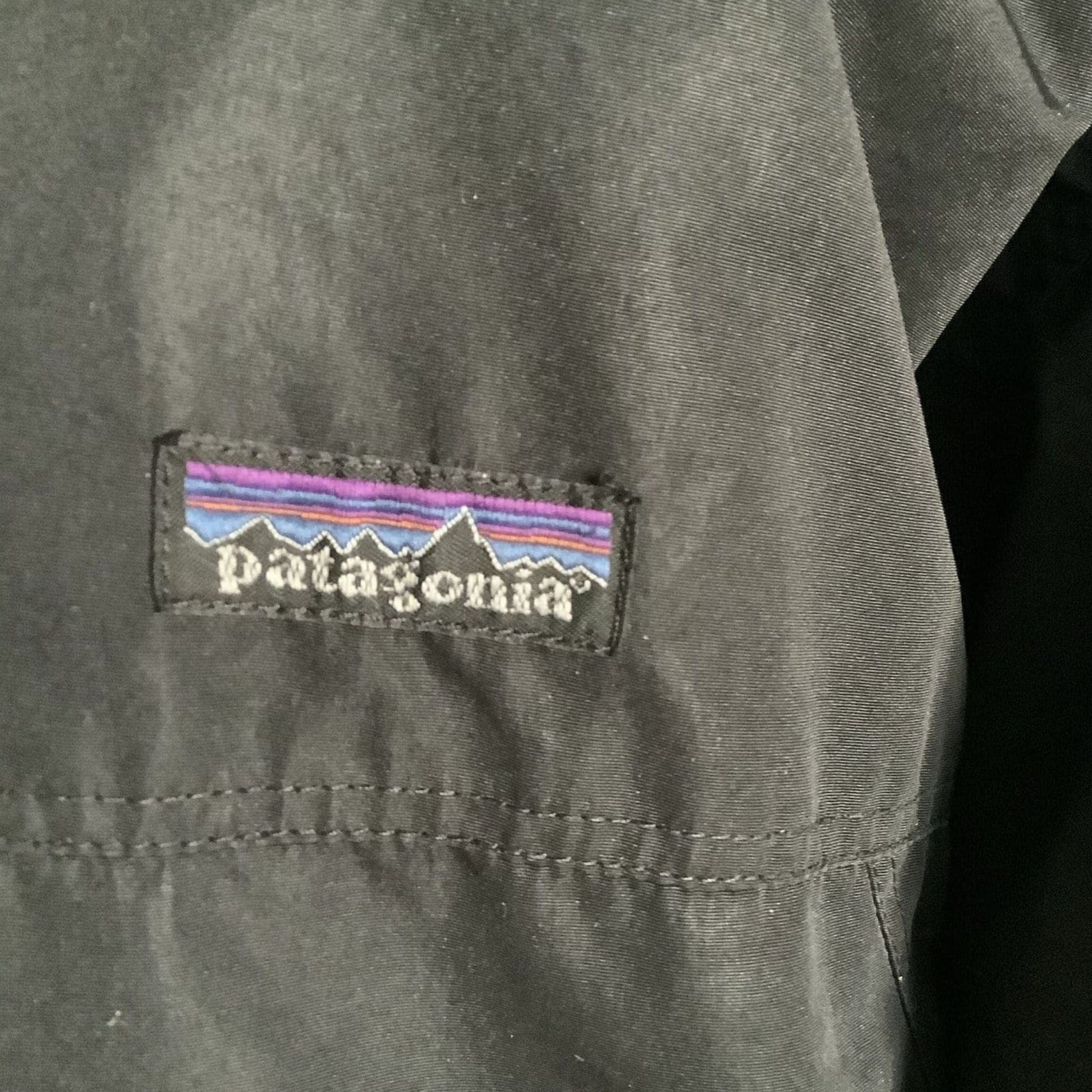 Distressed Patagonia Jacket Black / Synthetic / Vintage 1990s