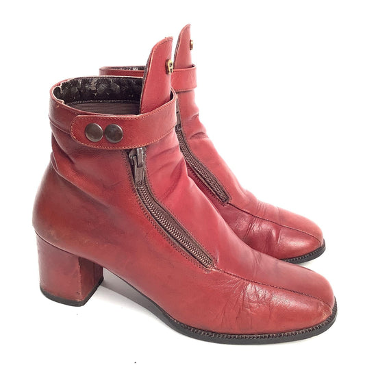 Etienne Aigner Booties 6.5 / Oxblood / Mod