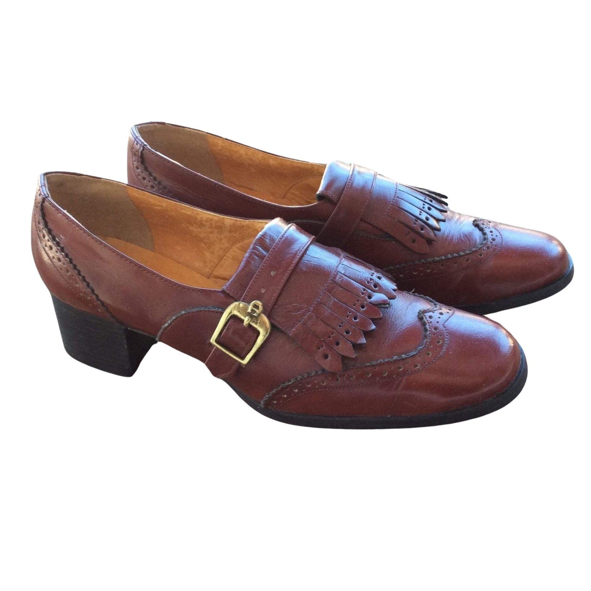 Etienne Aigner Kilted Loafers 7.5 / Burgundy / Classic