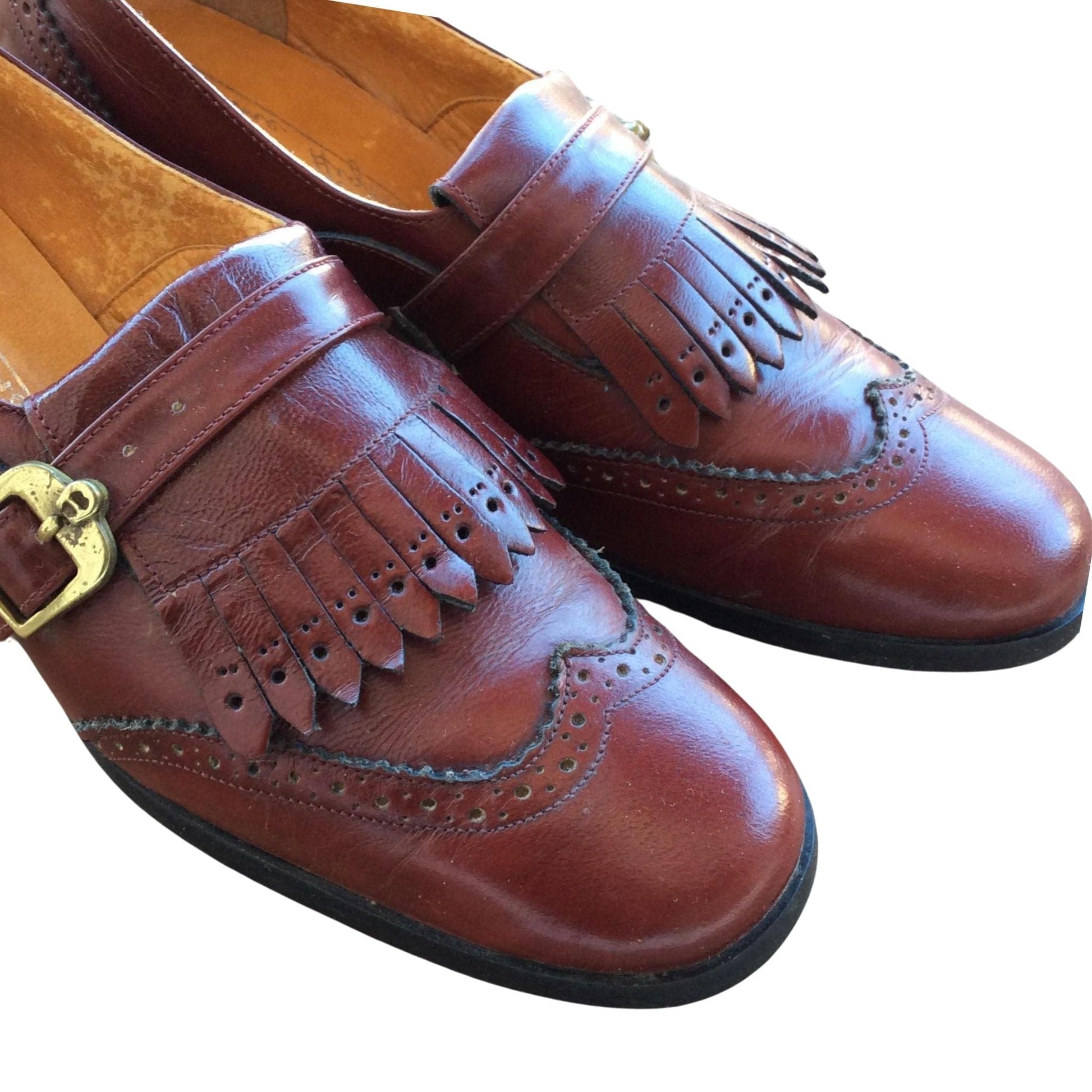 Etienne Aigner Kilted Loafers 7.5 / Burgundy / Classic