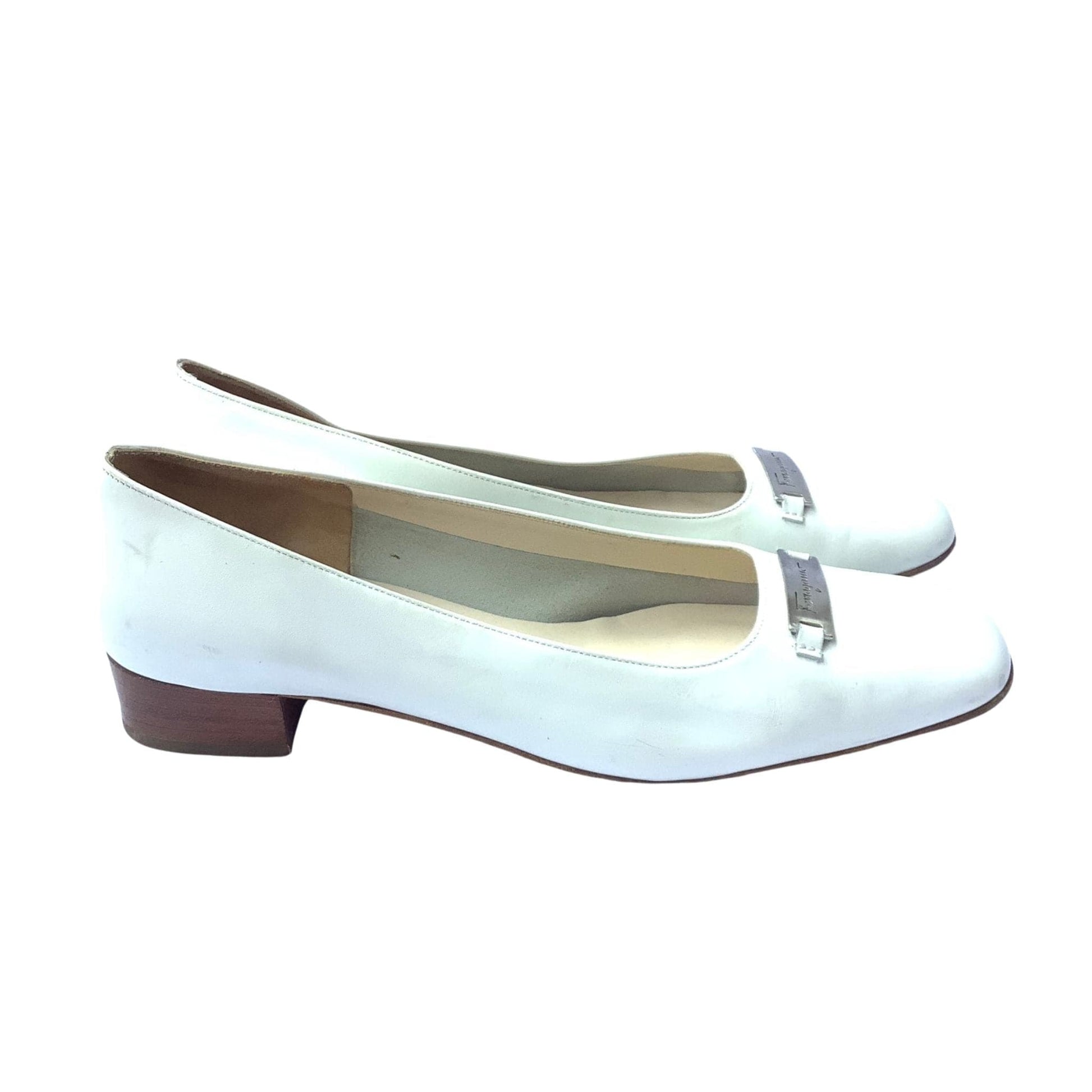 Ferragamo White Flats 7 / White / Y2K - Now