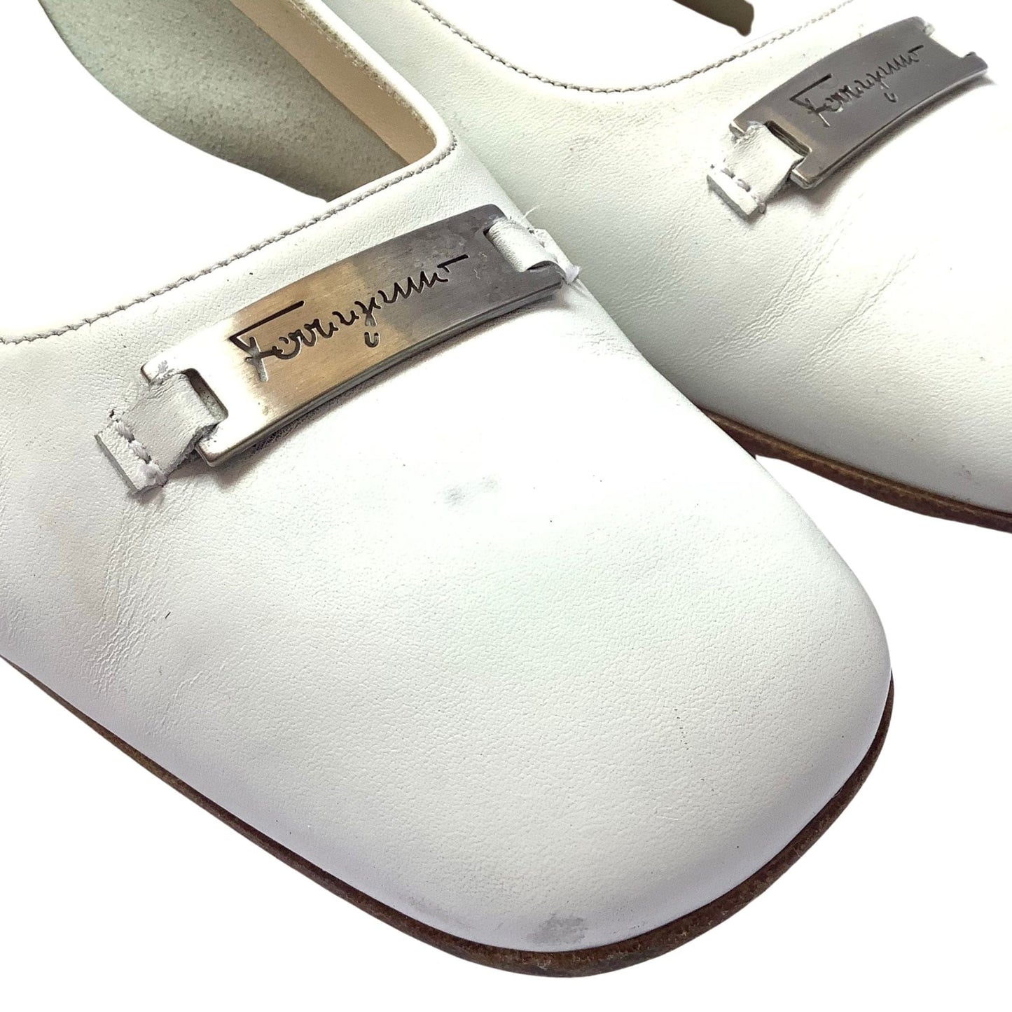 Ferragamo White Flats 7 / White / Y2K - Now