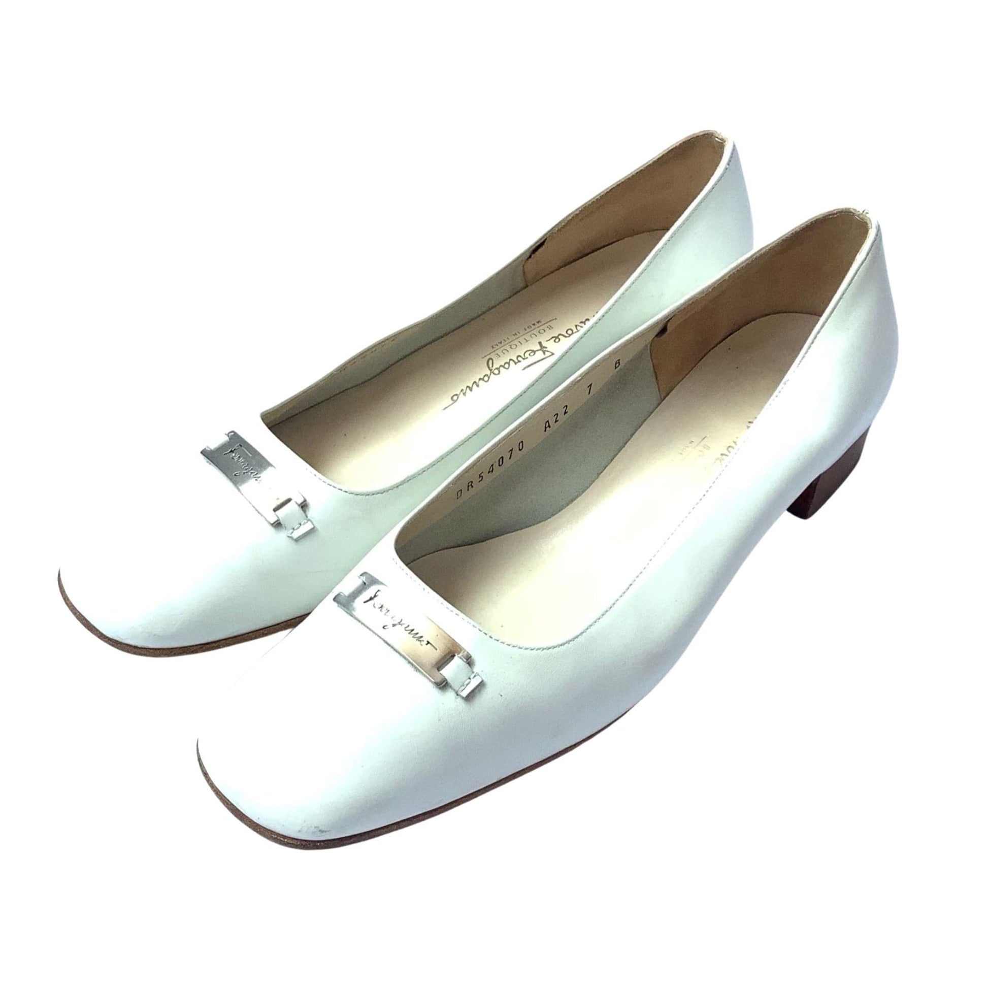 Ferragamo White Flats 7 / White / Y2K - Now