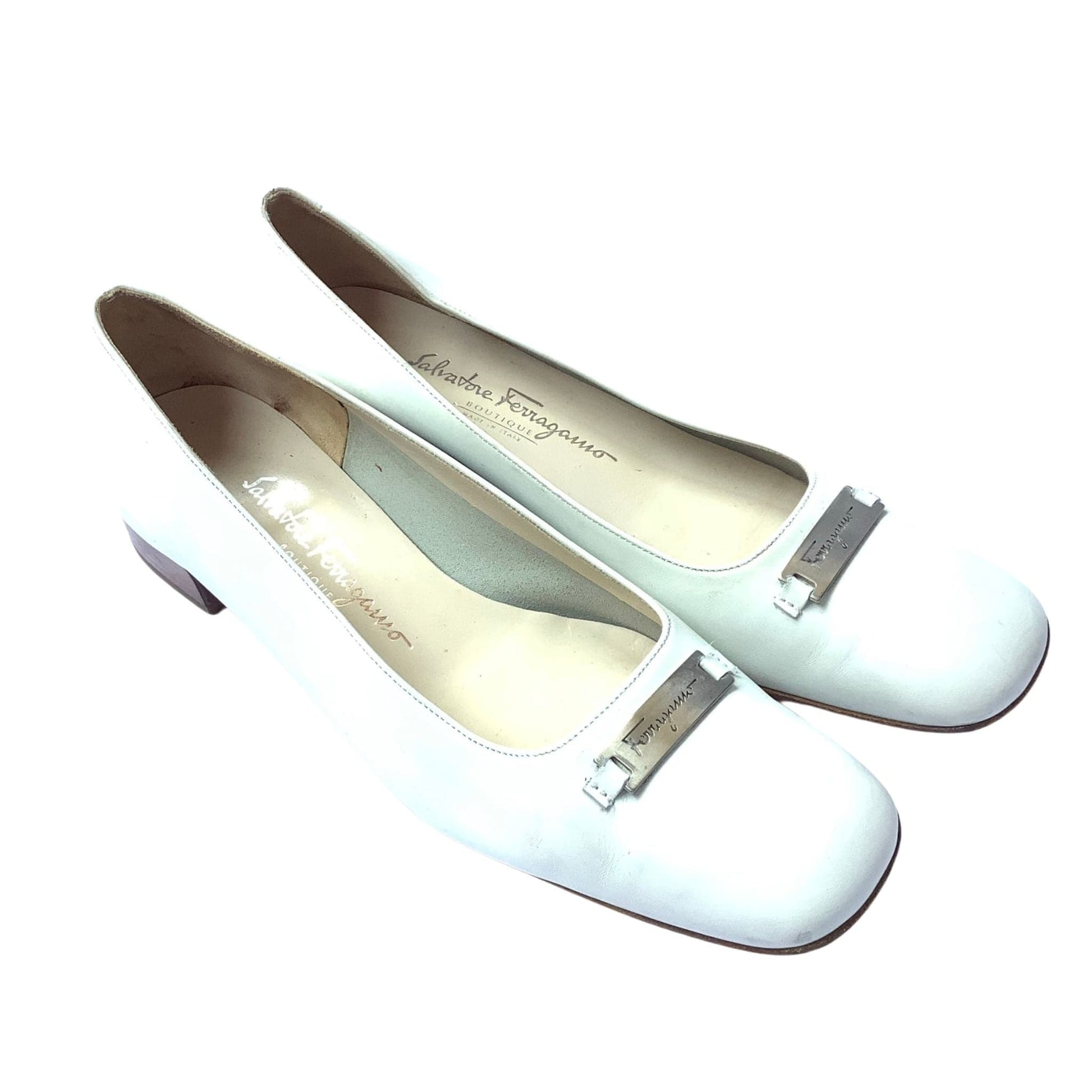 Ferragamo White Flats 7 / White / Y2K - Now