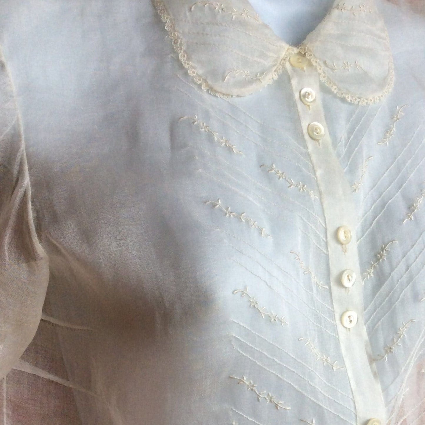 Jean Lindsay Blouse Extra Small / Beige / Romantic