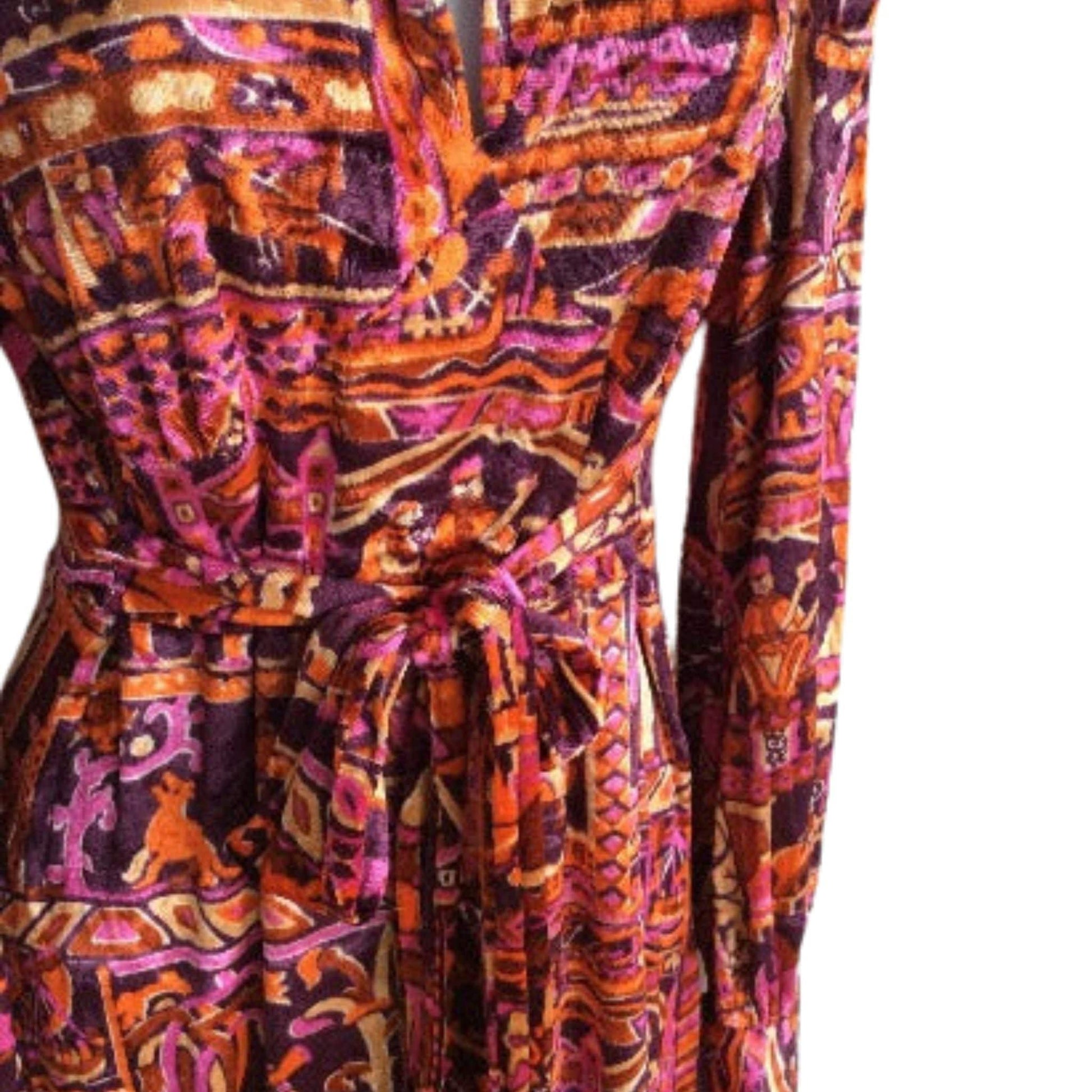 Medieval Print Dress Medium / Multi / Vintage 1970s