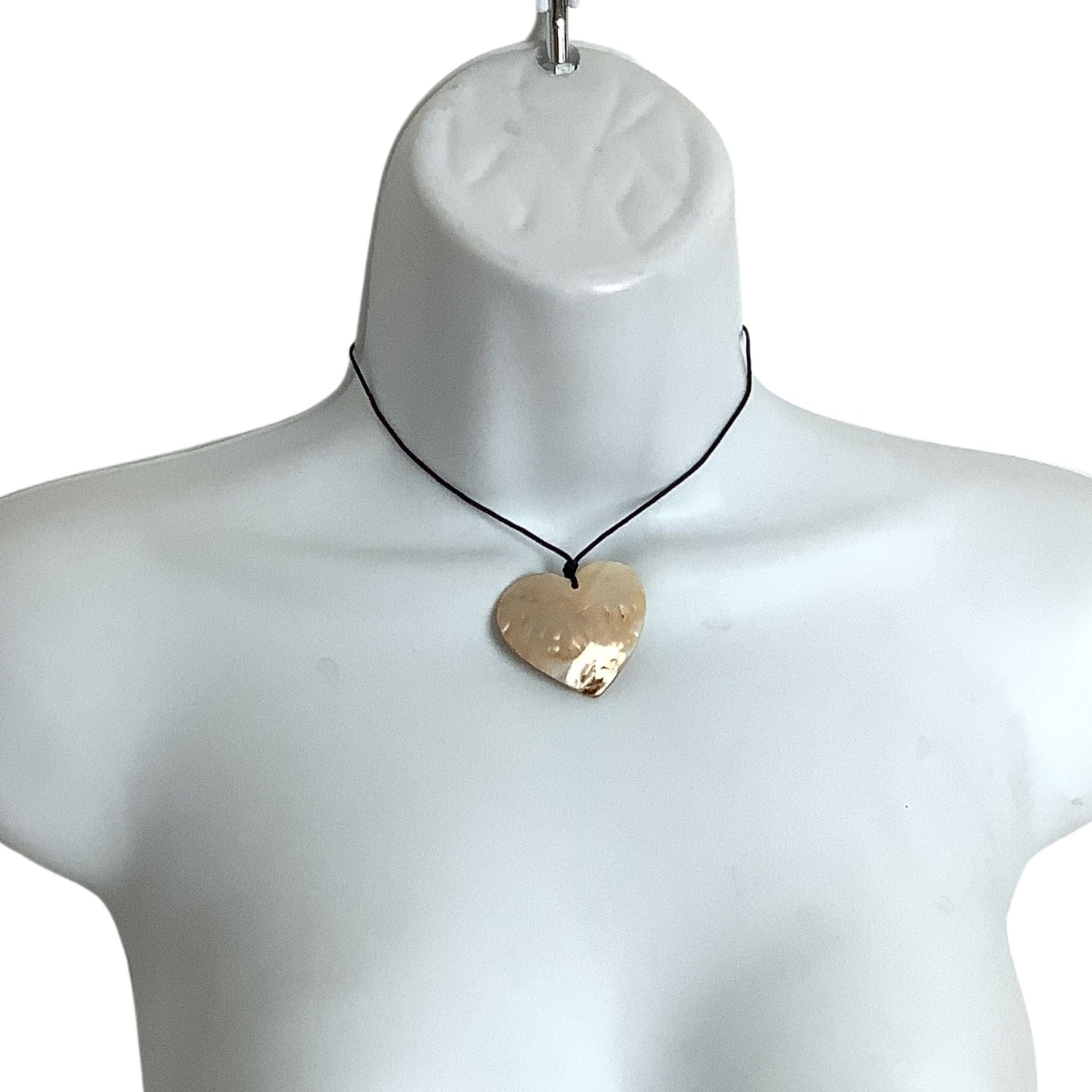 Mother of Pearl Necklace Beige / Mother of Pearl / Pendant