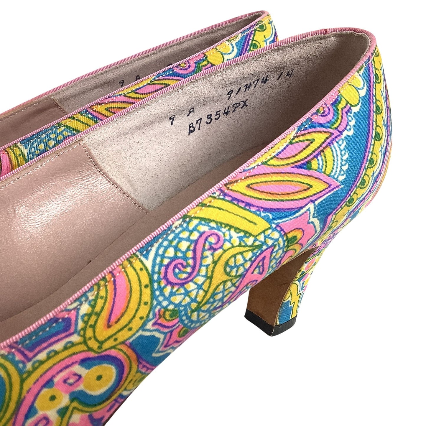 Saks Fifth Avenue Heels 8.5 / Multicolor / Classic pumps