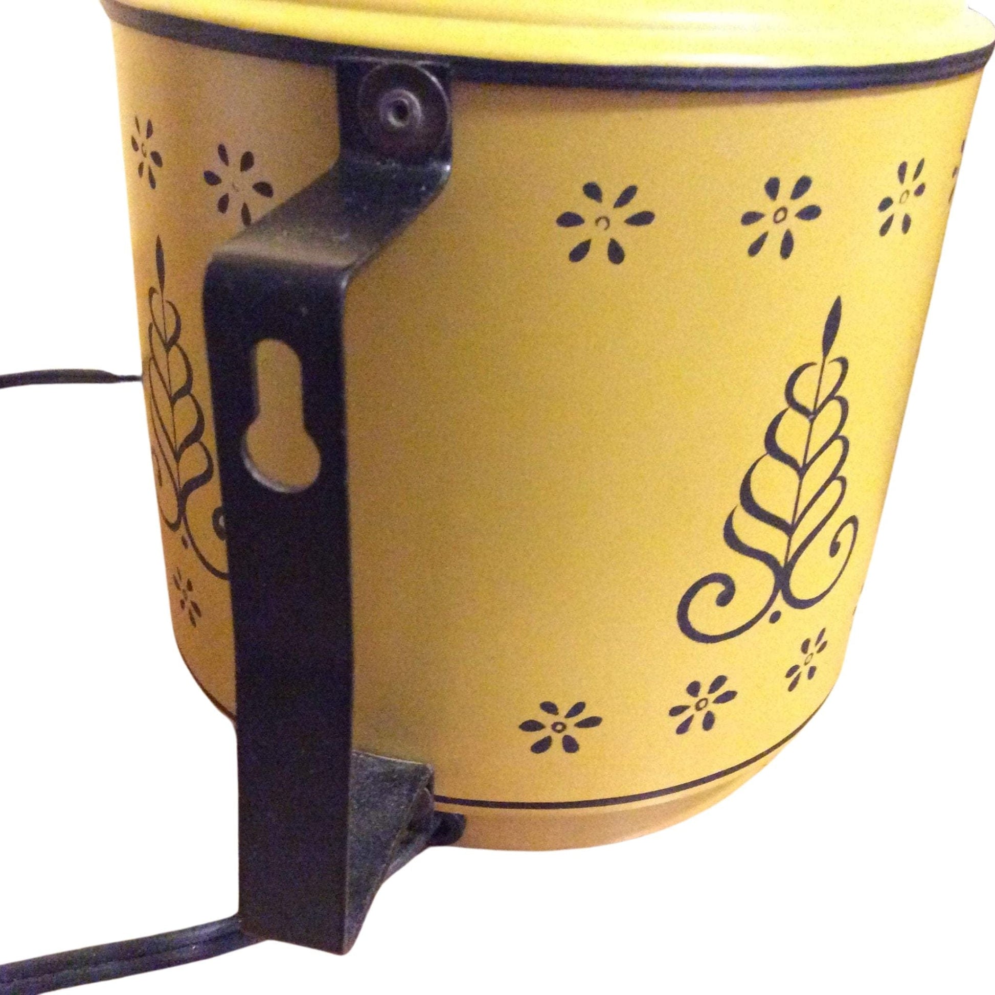 Toleware Yellow Lamp Yellow / Metal / Vintage 1960s