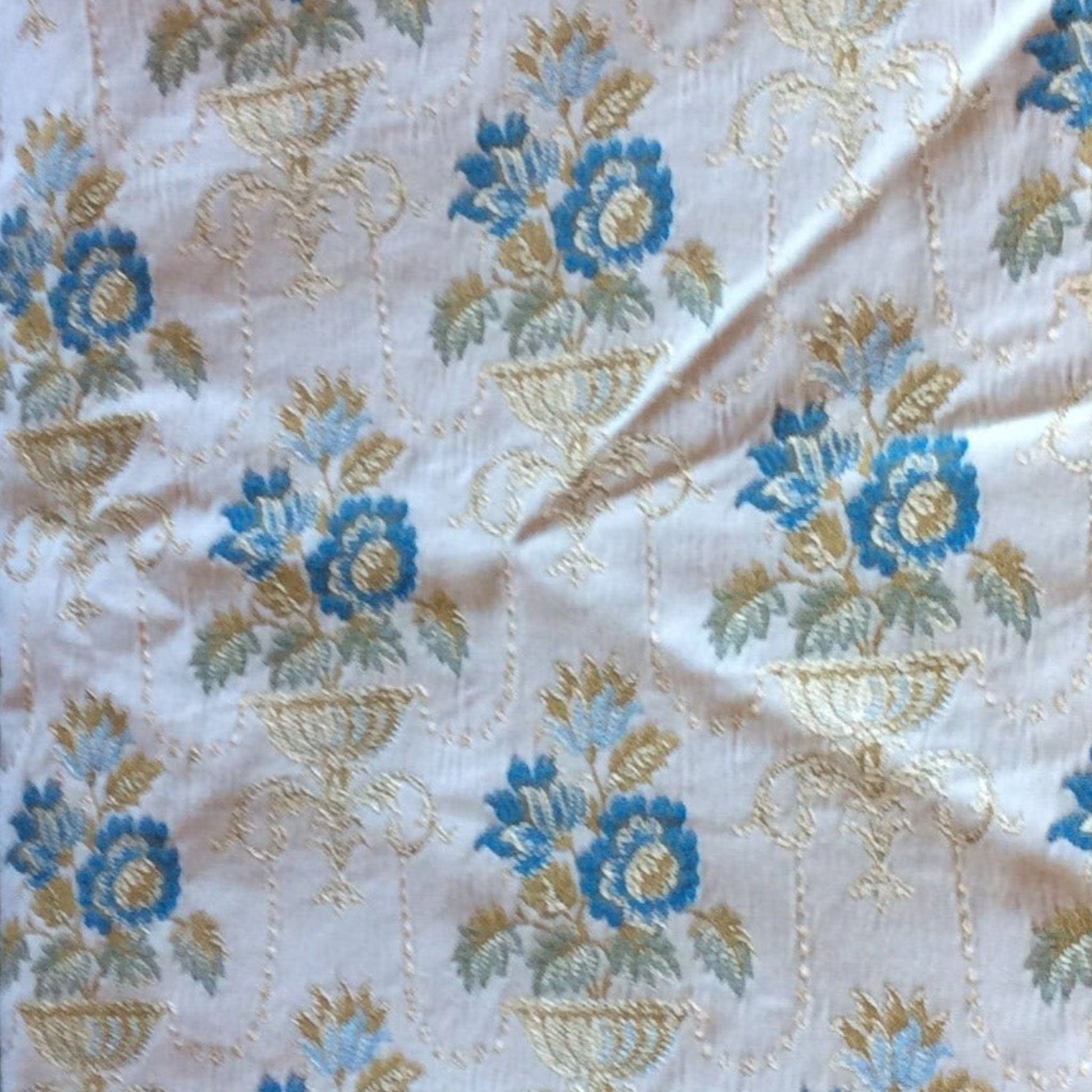 VTG Brocade Fabric Remnant Multi / Brocade / Vintage 1960s