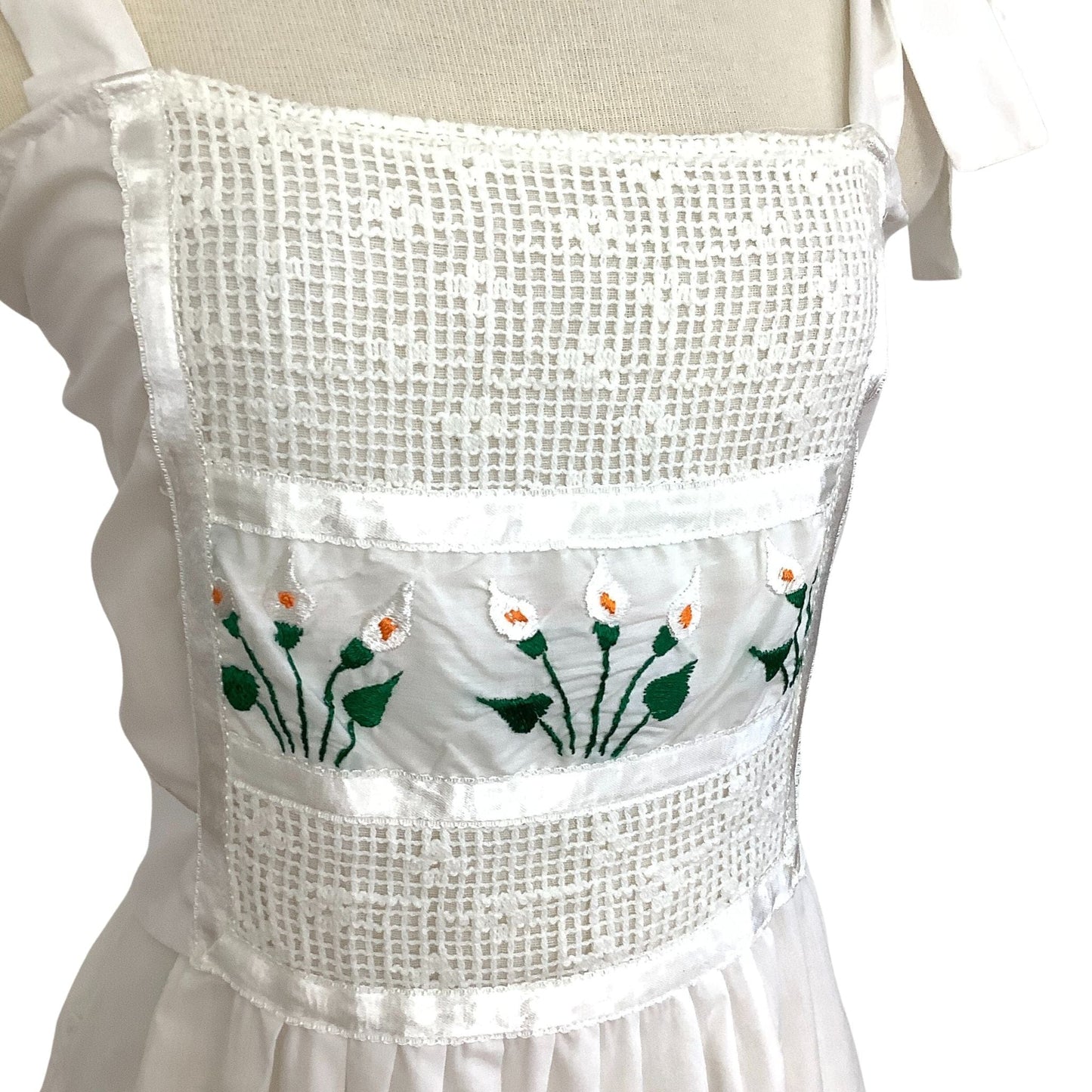 White Boho Dress Small / White / Vintage 1980s