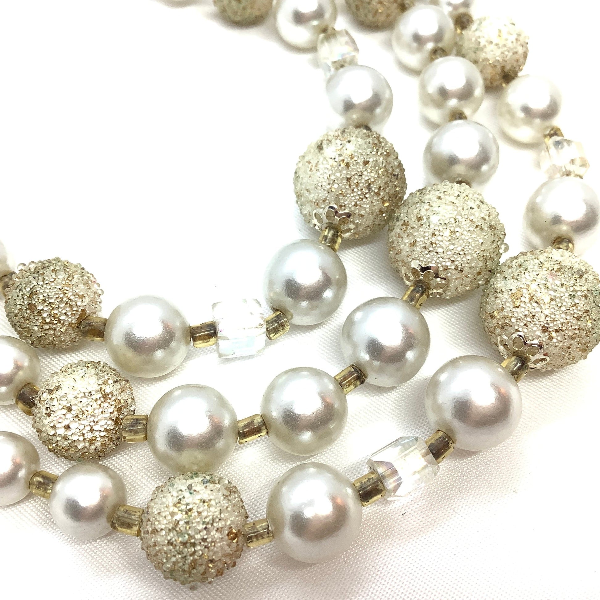 Old Frost Pearl Necklace