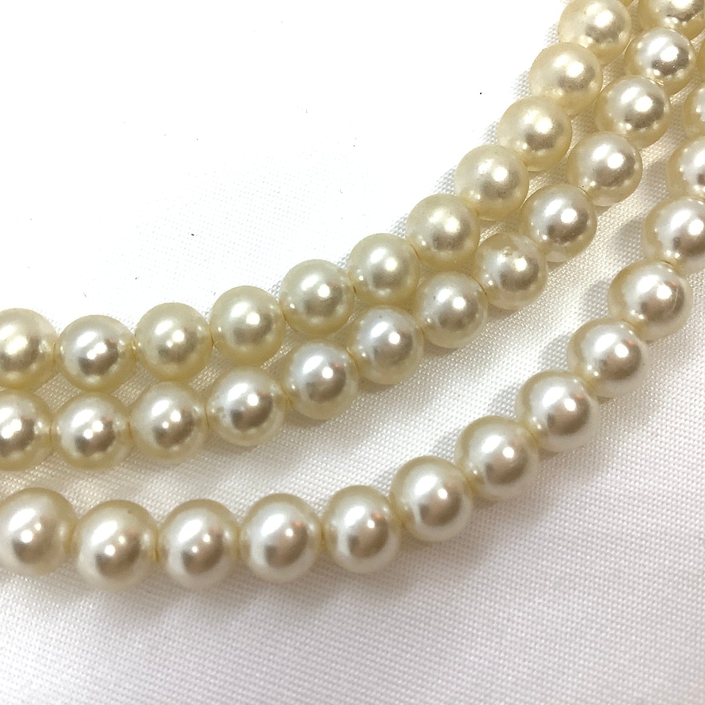 Retro Pearl Choker