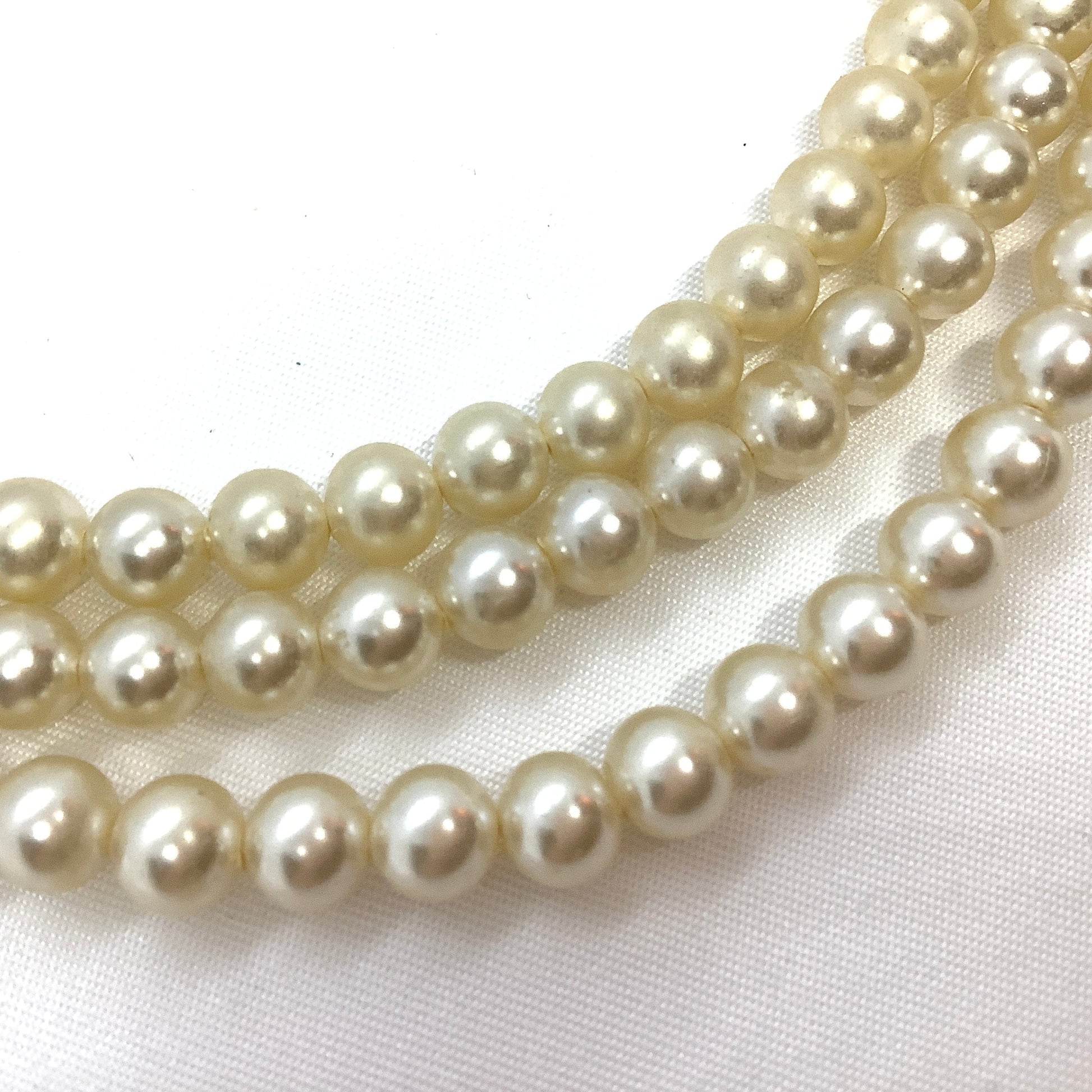 Retro Pearl Choker